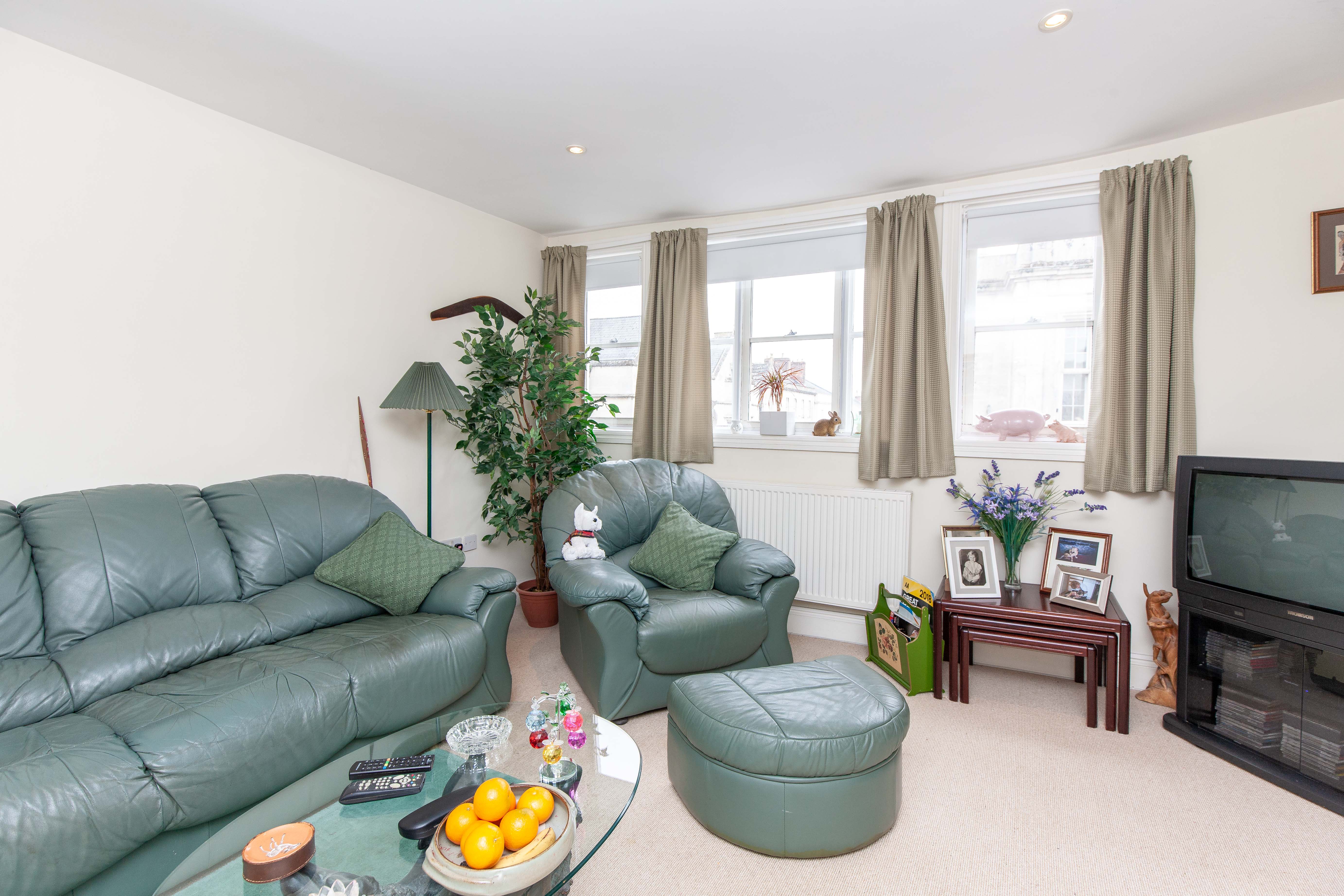 11b Market Place, Warminster, Wiltshire, BA12 9AY