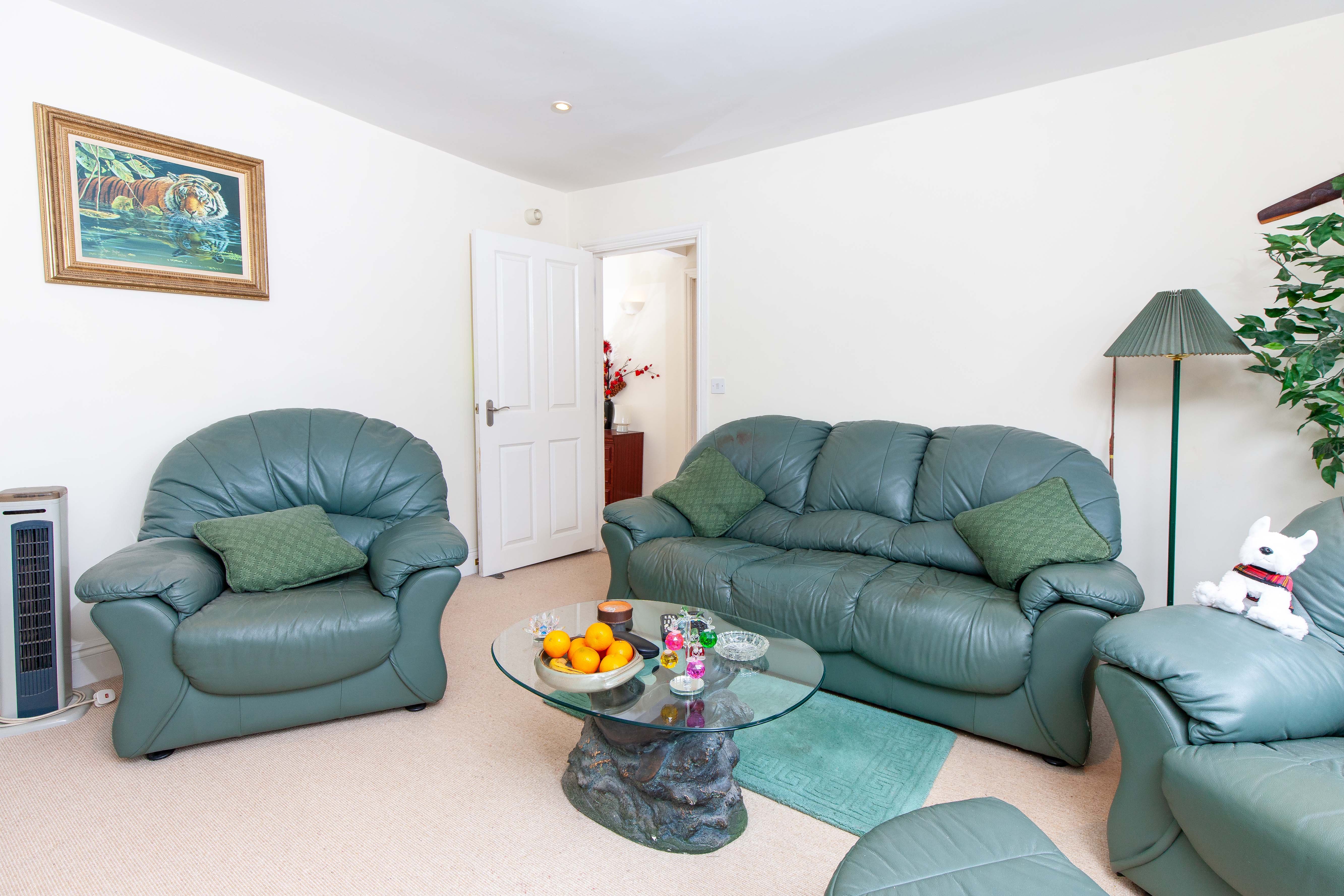 11b Market Place, Warminster, Wiltshire, BA12 9AY