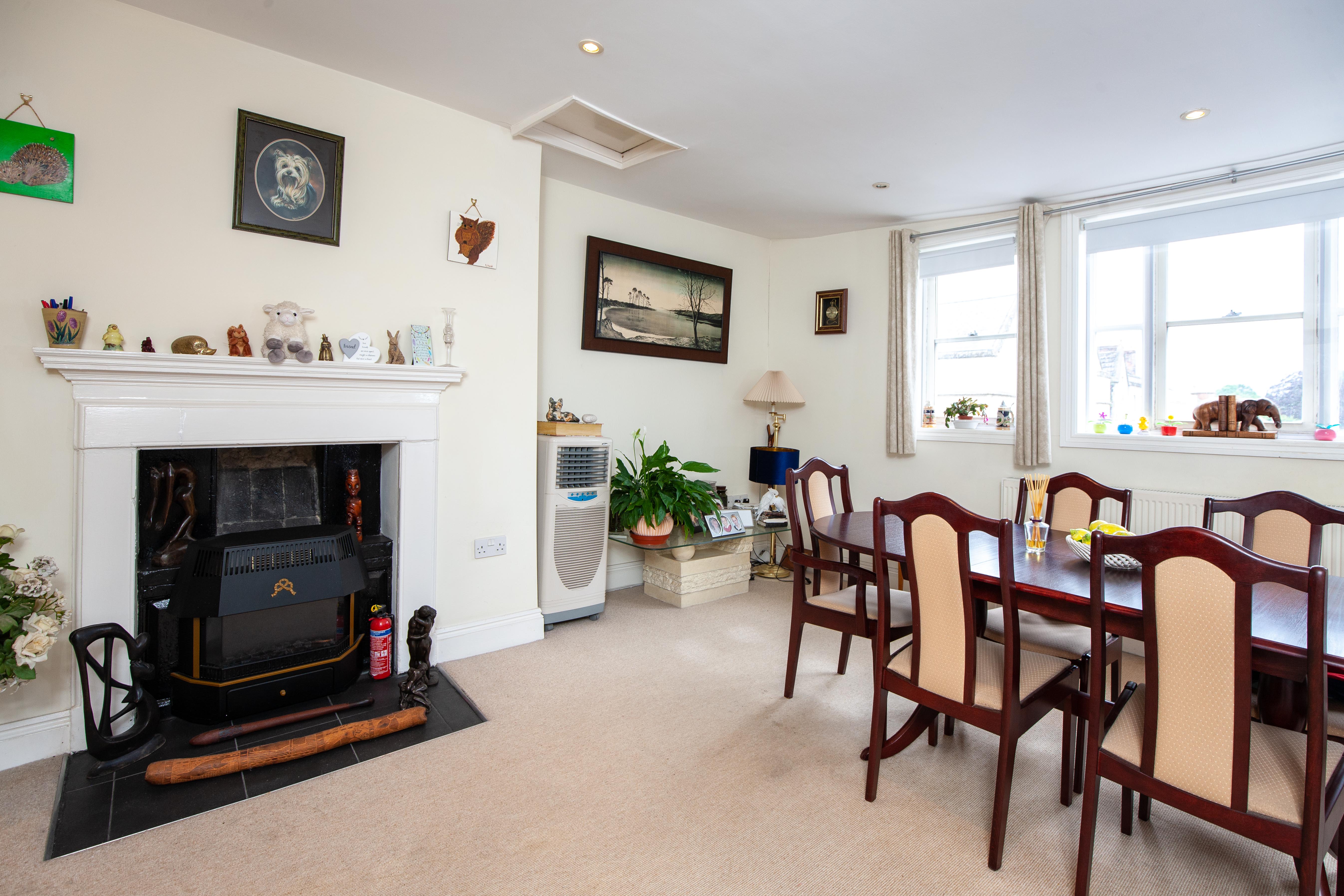 11b Market Place, Warminster, Wiltshire, BA12 9AY