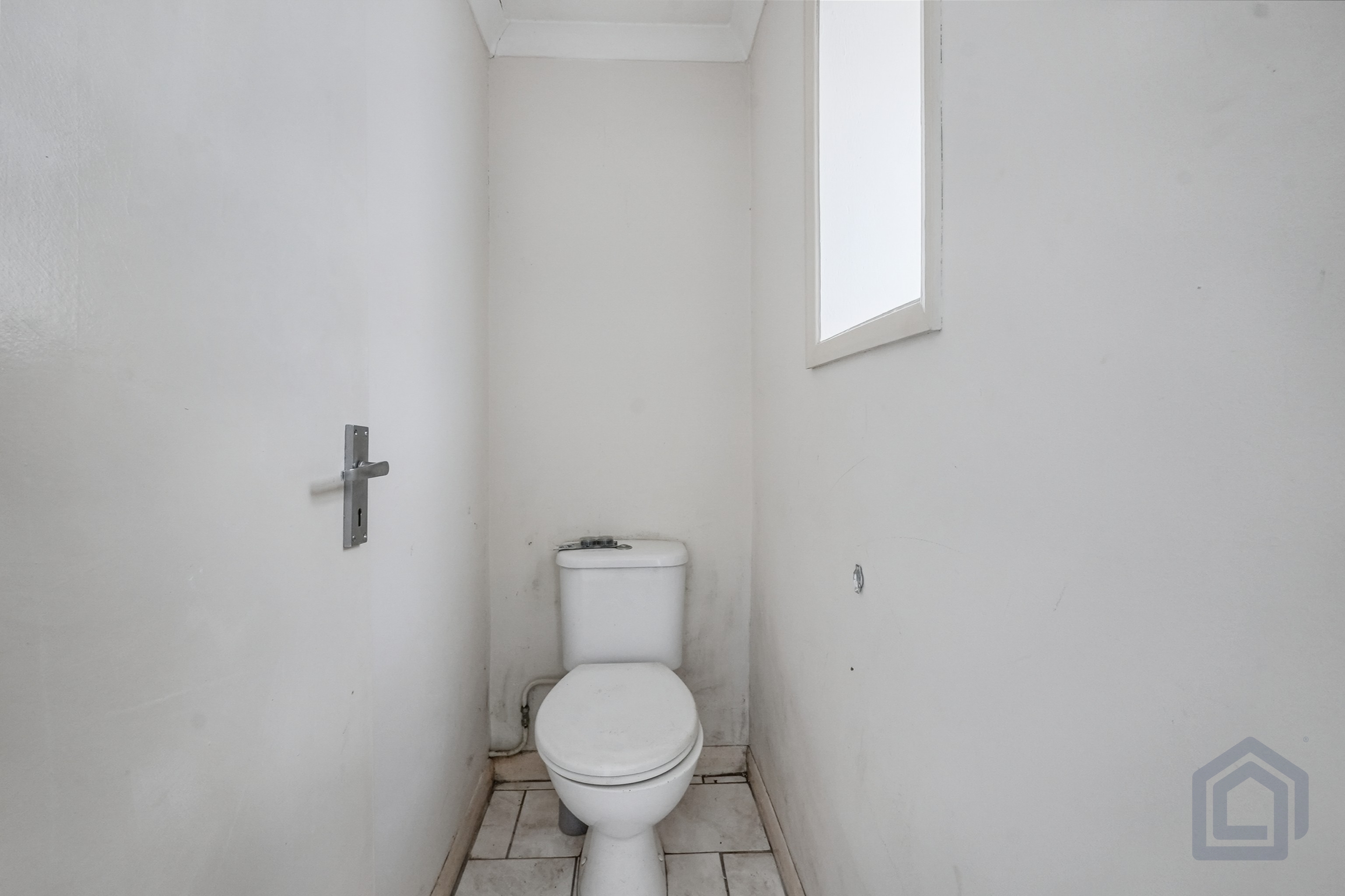 Flat 1, 135 Folkestone Road, Dover, Kent, CT17 9SG