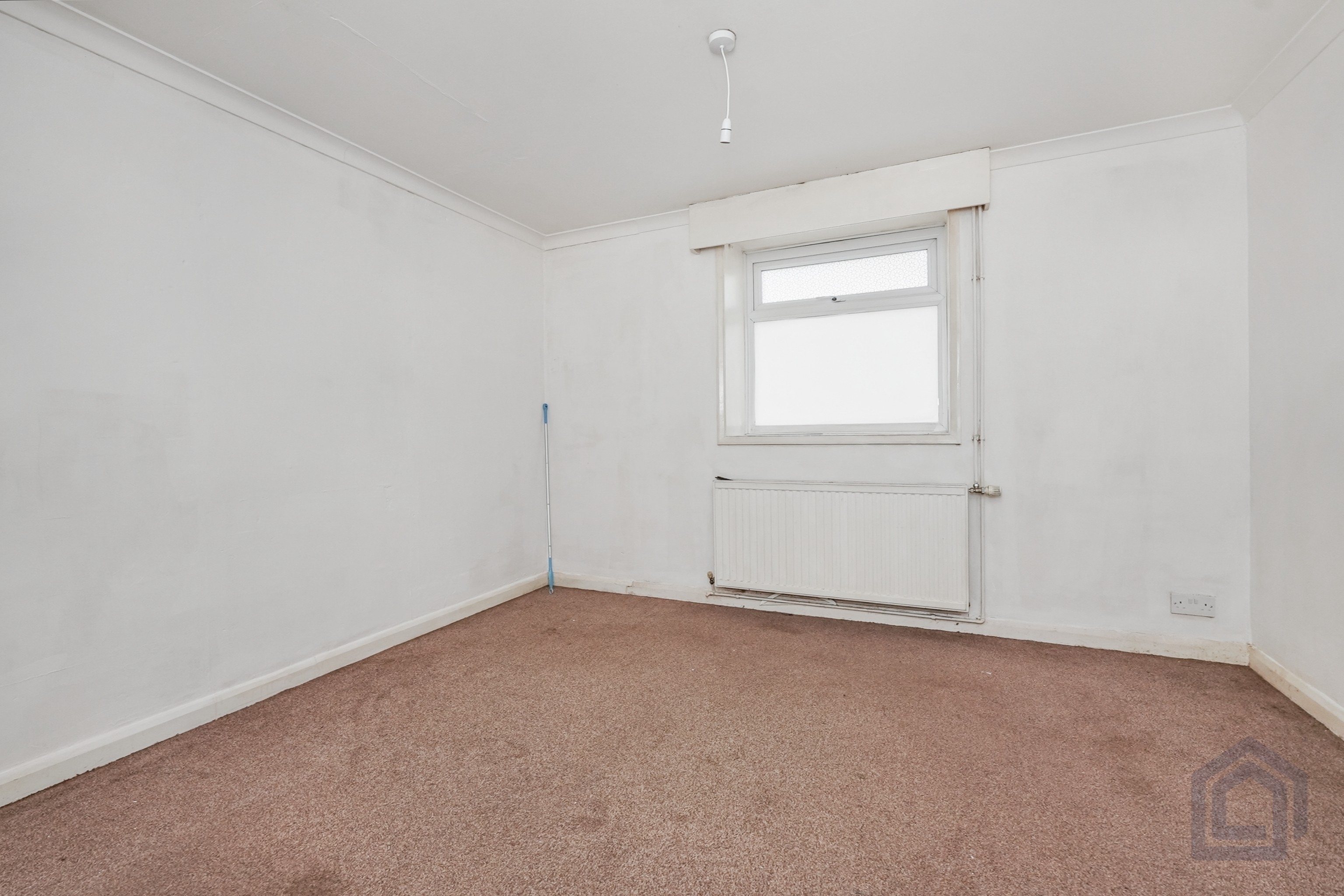 Flat 1, 135 Folkestone Road, Dover, Kent, CT17 9SG