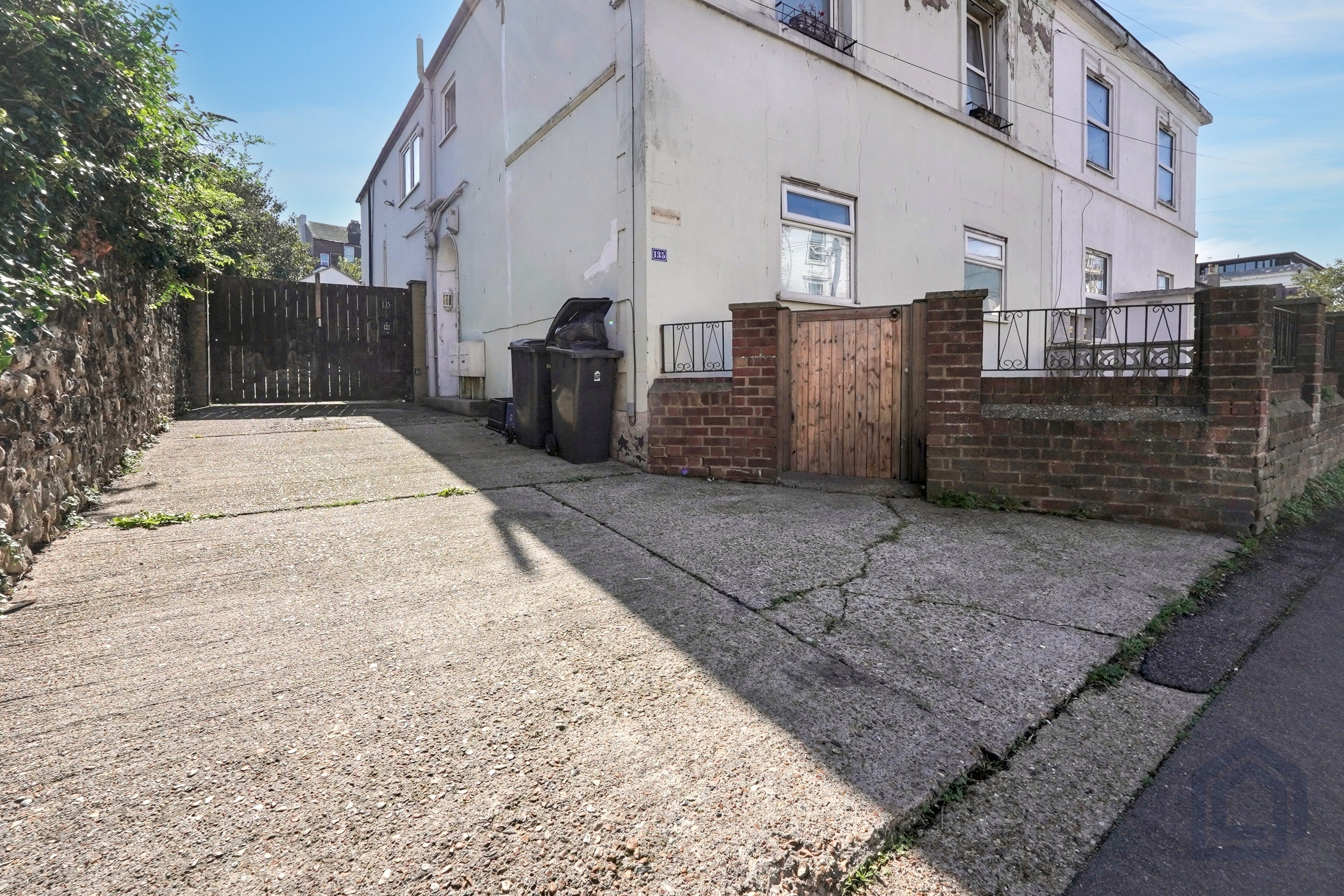 Flat 1, 135 Folkestone Road, Dover, Kent, CT17 9SG