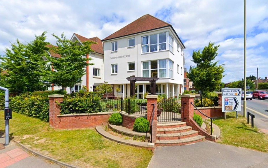 Farringford Court, 1 Avenue Road, Lymington, Hampshire, SO41 9PA