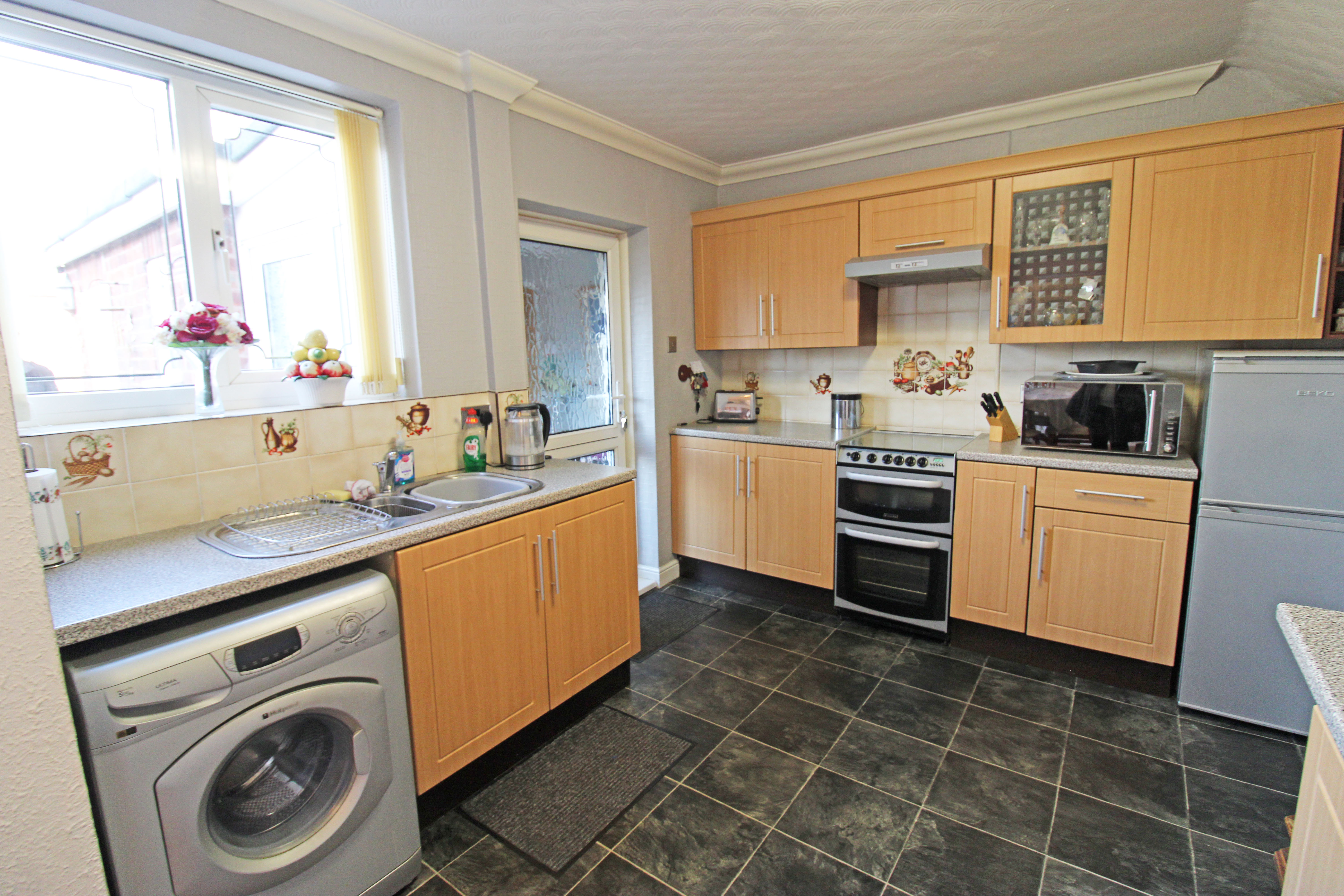 Leasowe Road, Tipton, West Midlands, DY4 8PW